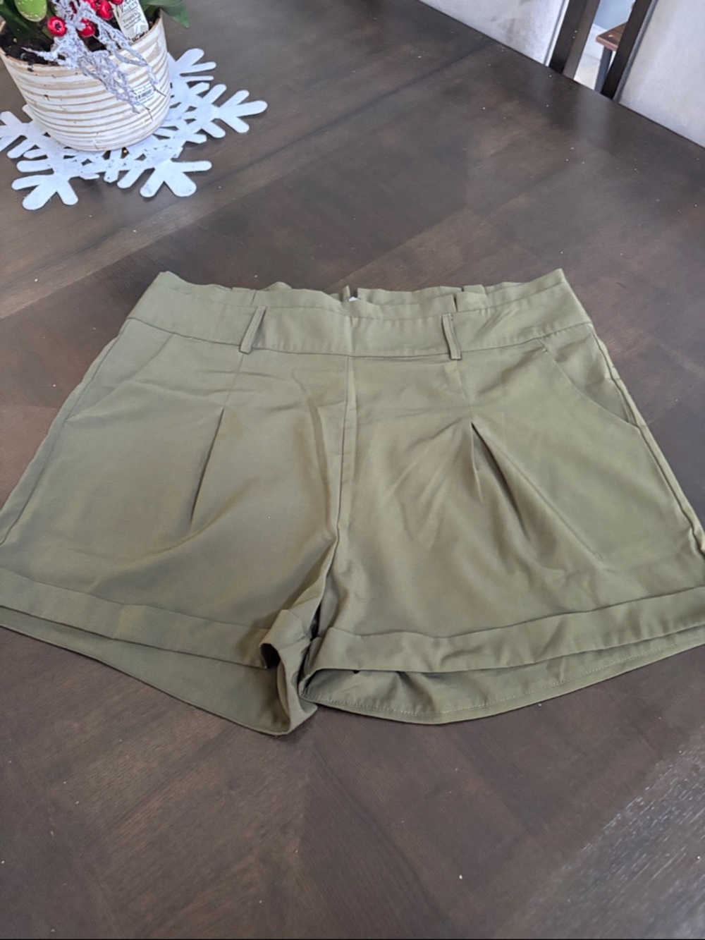 Women’s Olive Green Tailored Shorts